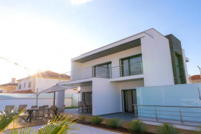 Villa Moderna V4 Nazaré c/ piscina privativa